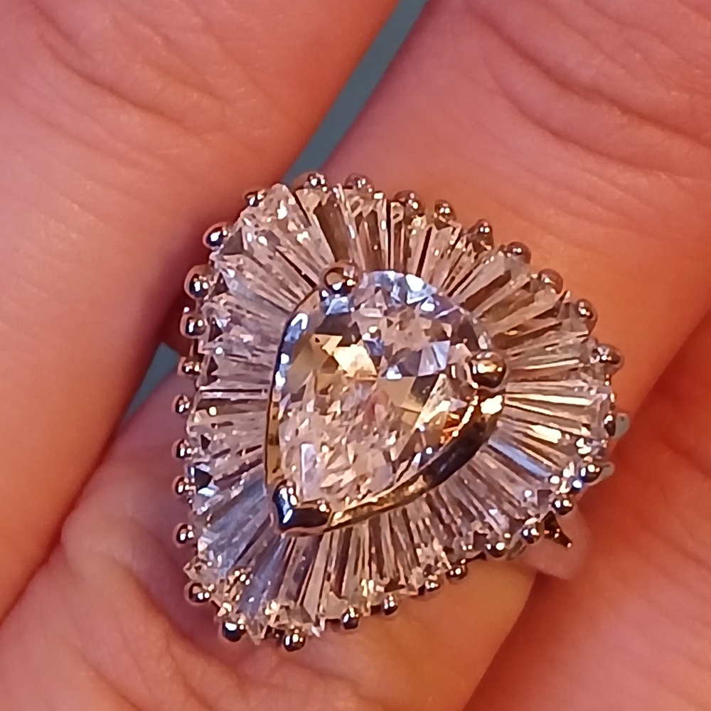 Vintage AVON Elizabeth Taylor Midnight Ring